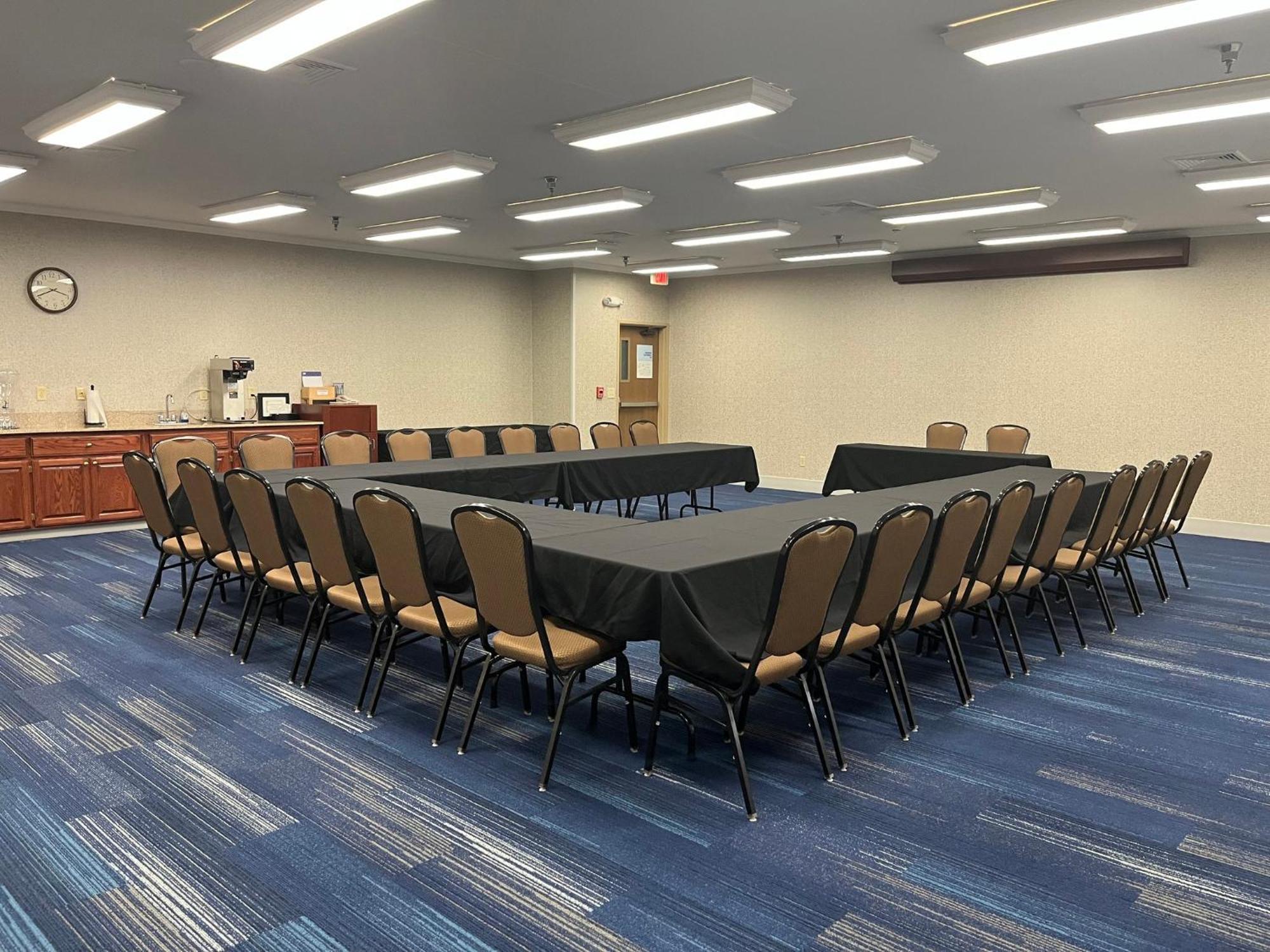 Holiday Inn Express Hotel & Suites Sioux Falls At Empire Mall By Ihg Exterior foto